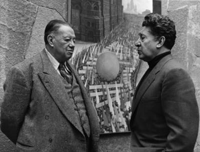 Diego Rivera y David Alfaro Siqueiros -en la imagen de Rodrigo Moya- fueron de izquierda. Y como hombres de izquierda se confrontaron a partir de sus diferencias ideológicas -uno acogió a Trotsky, otro lo persiguió-, a lo cual se sumó su perenne rivalidad como soles del universo muralístico mexican